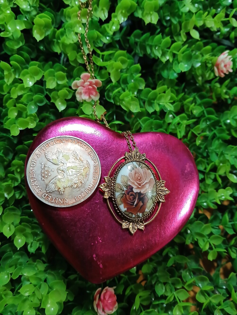 Vintage-Inspired Gold Floral Cameo Necklace - Pink Rose Pendant
